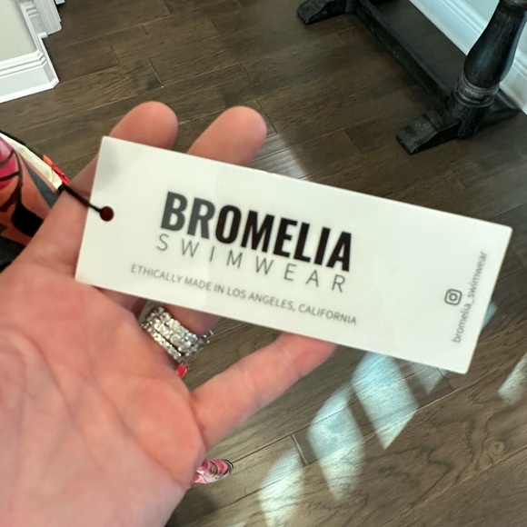 NWT BROMELIA SWIMSUIT and jacket in juicy pomegranates, XL - Picture 7 of 9